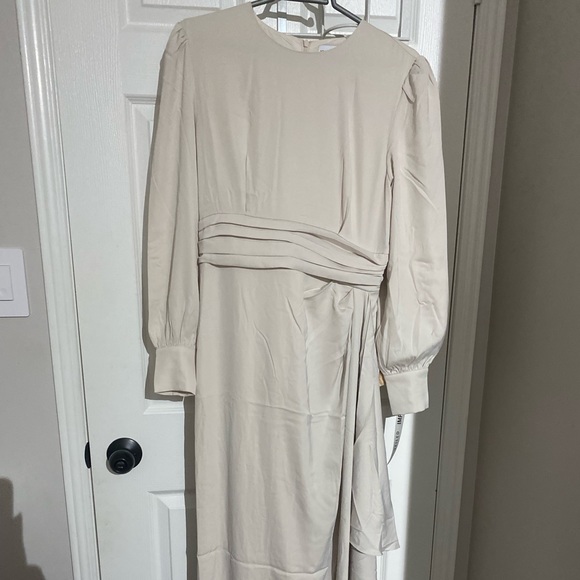 Veiled Collection Annabelle Pleated Waist Maxi Dress - Picture 6 of 7